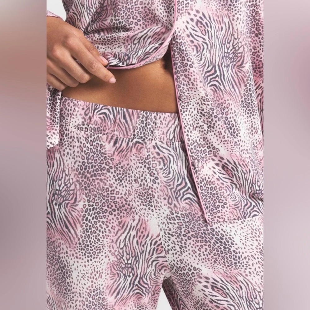 SKIMS Long Sleeve Pajama Set Bloom Animal Print NWT / SIZE XL - Picture 2 of 7